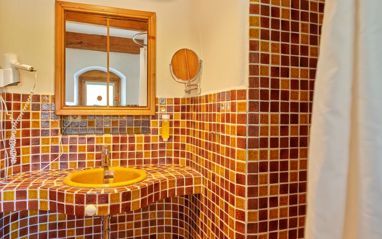 P0007083-768x480 (1)