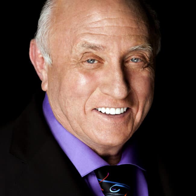 Porträt von Dr. Richard Bandler auf schwarzem Hintergrund